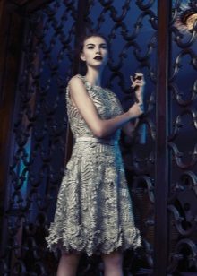 Robe de soirée courte ajourée