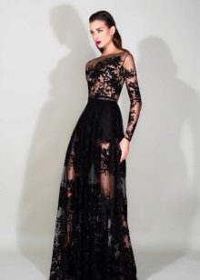 Robe de soirée avec de la dentelle sur le sol