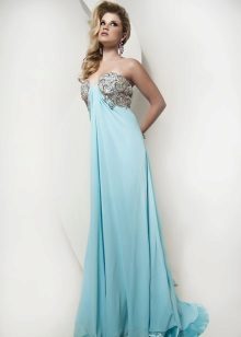 Robe de soirée à la grecque avec une jupe en mousseline à plusieurs couches