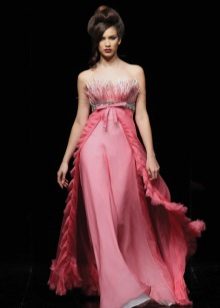 Robe de soirée grecque avec un corsage décoré
