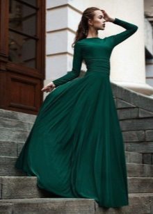 Robe de soirée verte fermée