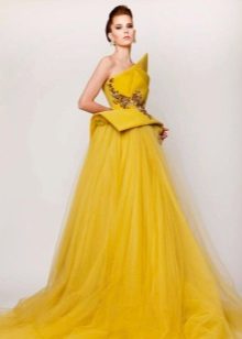Robe de soirée moelleuse en mousseline jaune