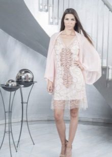 Robe de soirée courte à manches larges