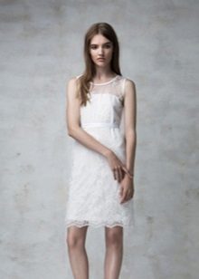 Robe de soirée courte en dentelle