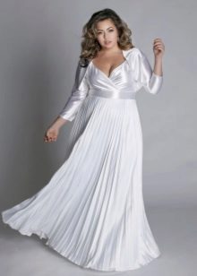 Robe de soirée blanche pour plis