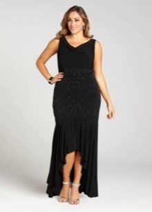Robe de soirée pour le noir complet avec une jupe asymétrique