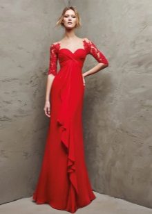 Robe de soirée rouge à manches en dentelle