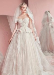 Robe en dentelle moelleuse