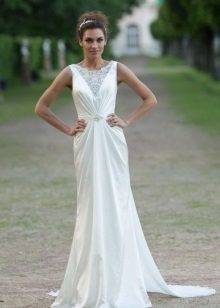 Robe de mariée avec empiècement en dentelle sur le corsage