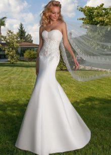 Robe de mariée en dentelle partielle
