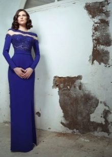 Robe de soirée bleue avec dentelle