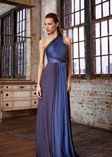 Robe de soirée bleue sur une épaule