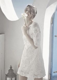 Robe de mariée en dentelle droite courte