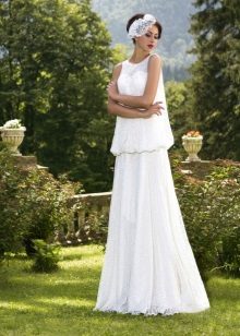 La robe de mariée n'est pas moelleuse avec un haut gratuit