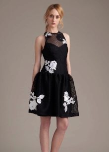 Robe de soirée courte avec un corset