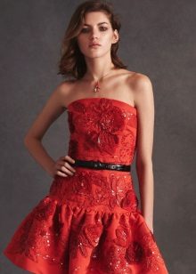 Robe de soirée avec un corset à fleurs