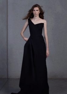 Robe de soirée avec un corset sur une épaule