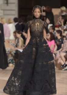 Vestido de renda fofo de Valentino