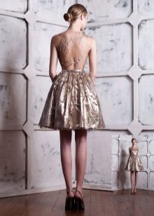 Robe de soirée courte à dos nu
