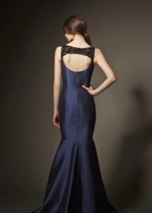 Robe de soirée avec dos ouvert au sol