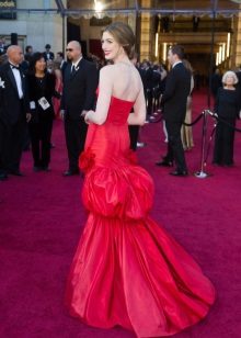 En Hatteeway Robe De Soirée Dos Rouge