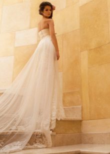 Robe de mariée avec train de la collection de Crystal Desing 2014