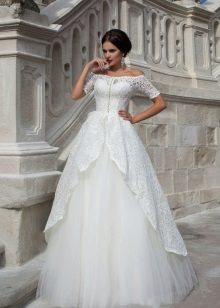 Robe de mariée avec fermeture devant de Crystal Design