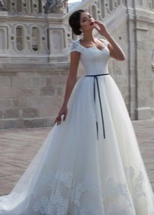 Robe de mariée magnifique en tulle multicouche