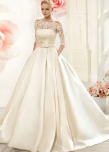 Robe de mariée avec une poche de naviblya