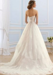 Robe de mariée avec laçage de Navibl