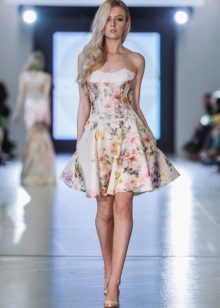 Robe de soirée courte de la collection Privee 2016