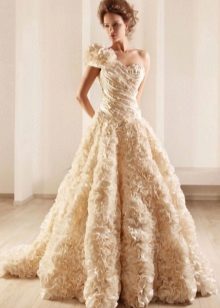 Robe de mariée en ivoire magnifique