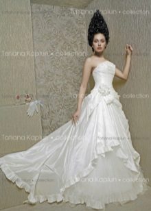Robe de mariée de la collection Temptation avec un train