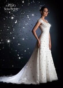 Esküvői ruha vonattal a To Be Bride 2011-ben