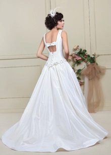 Robe de mariée découpée dans le dos de la collection florale extravaganza
