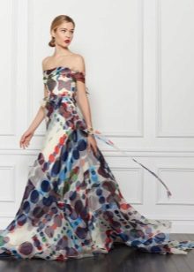 Robe de soirée avec un imprimé de Carolina Herera