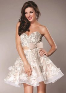 Robe de soirée cocktail beige pour le nouvel an 2016