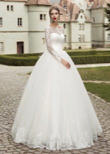 Robe de mariée fermée luxuriante