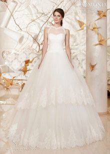 Robe de mariée avec une jupe à plusieurs niveaux de la collection Breath of Spring