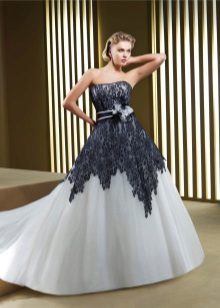 robe de mariée avec dentelle noire