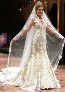 Robe de mariée blanche à la russe