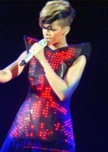 Robe de soirée avec Riana illuminée