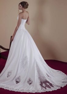 Robe de mariée A-ligne avec train en dentelle