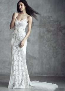 Robe de mariée en dentelle avec train