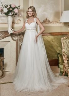 Robe de mariée avec train empire en mousseline