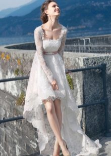 Robe de mariée courte en dentelle, devant court