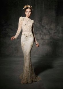 Robe de mariée poisson aux manches en dentelle