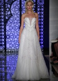 Une magnifique robe de mariée de Rome Acre avec des cristaux Swarovski