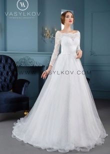 Robe de mariée en dentelle par Vasilkov