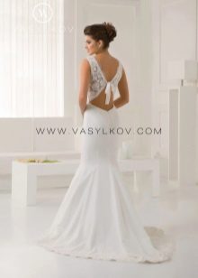Robe de mariée avec un dos ouvert des bleuets